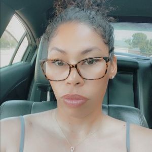 Meet your Posher, Lenise